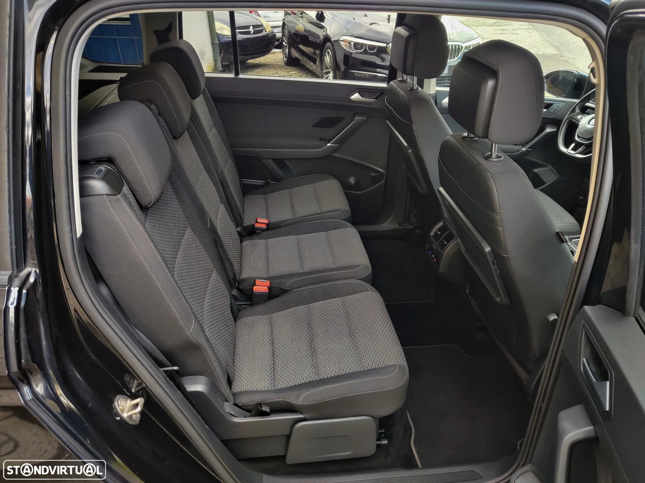 VW Touran 1.6 TDI Confortline DSG - 13