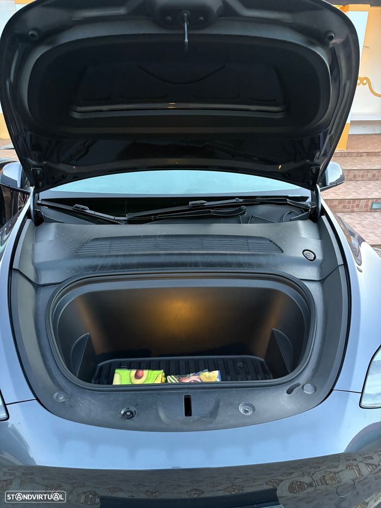 Tesla Model Y Standard RWD - 6