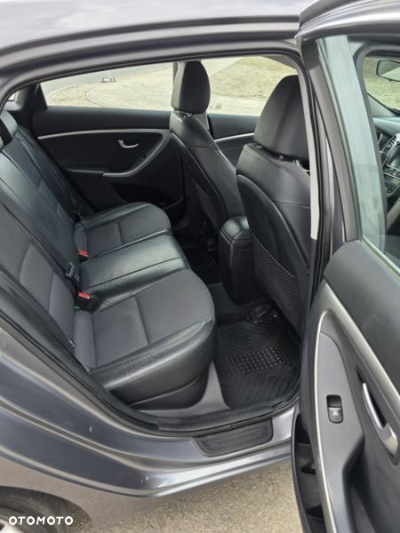 Hyundai i30 blue 1.6 CRDi YES Gold - 8