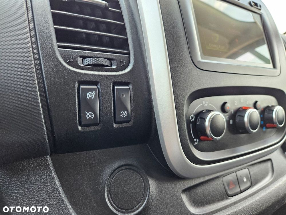 Renault Trafic L2H1 *69900zł NETTO* Brygadówka 6 osób 2.0dCi/120KM - 31