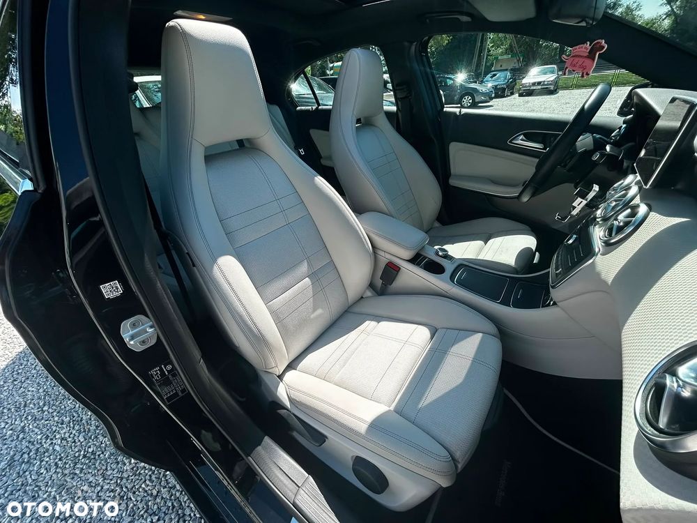 Mercedes-Benz Klasa A 200 7G-DCT Urban - 26