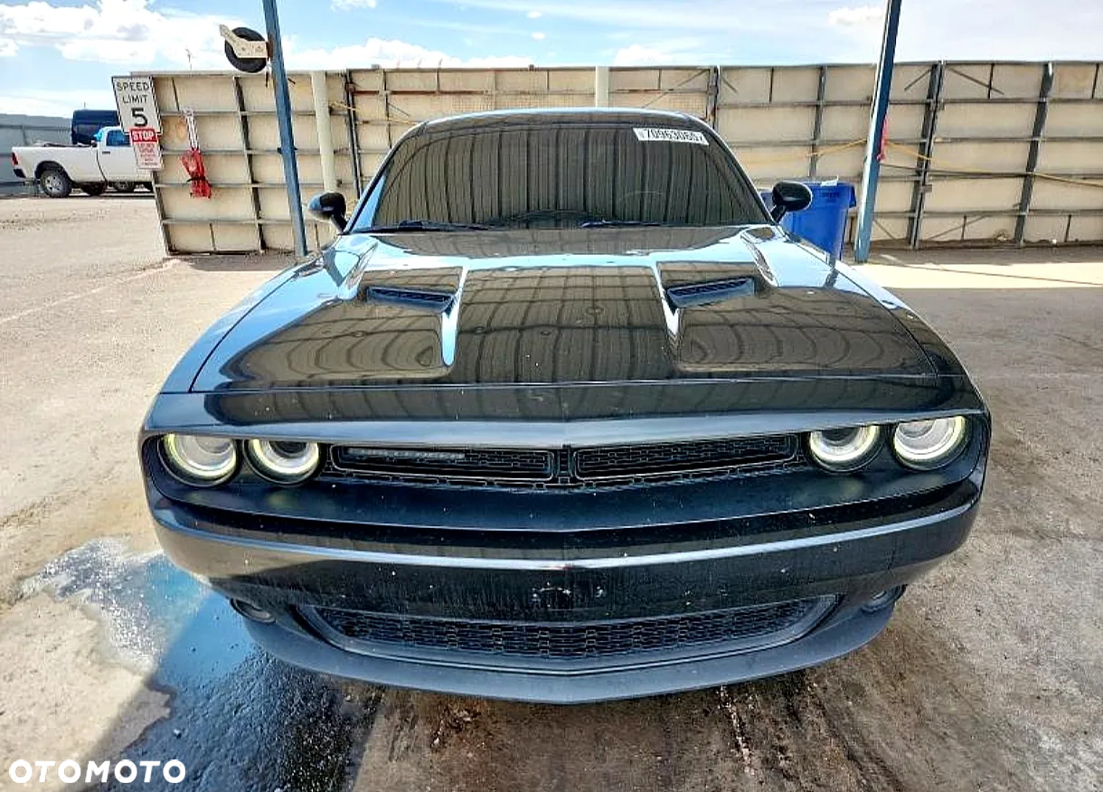 Dodge Challenger - 5