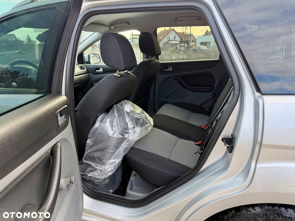 Ford Focus 1.8 Style+ - 13