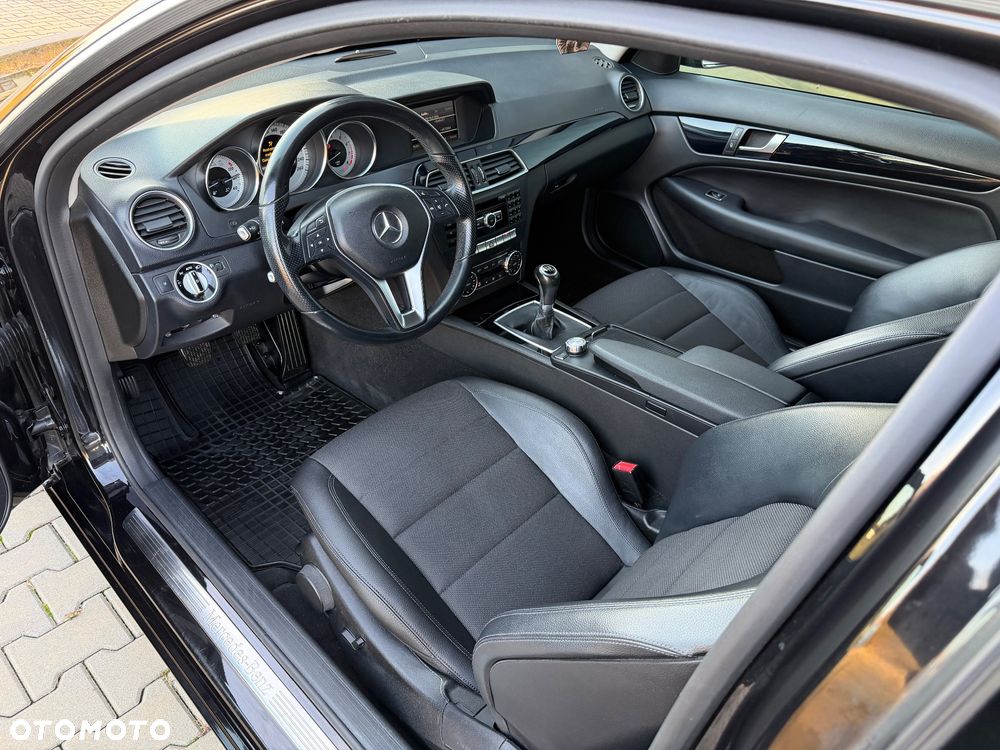 Mercedes-Benz Klasa C 180 Coupe BlueEFFICIENCY - 24