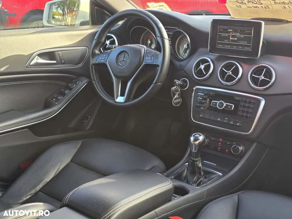 Mercedes-Benz CLA 180 Urban - 8