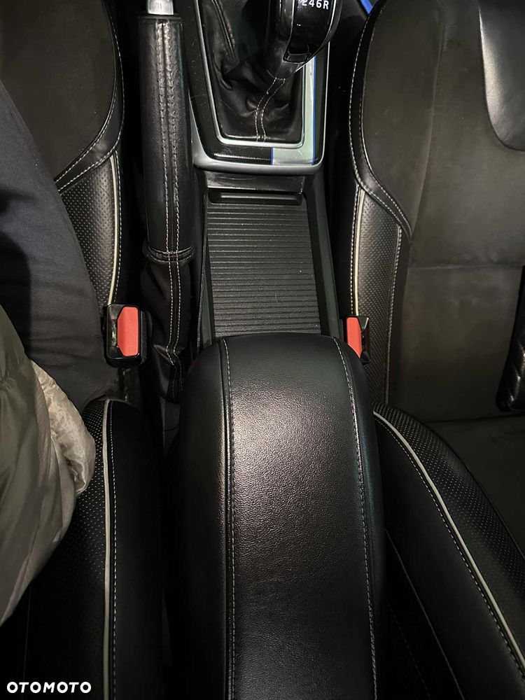 Volvo V40 D4 Drive-E R-Design Momentum - 13