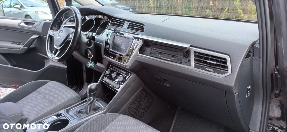 Volkswagen Touran 2.0 TDI BMT Comfortline DSG - 5