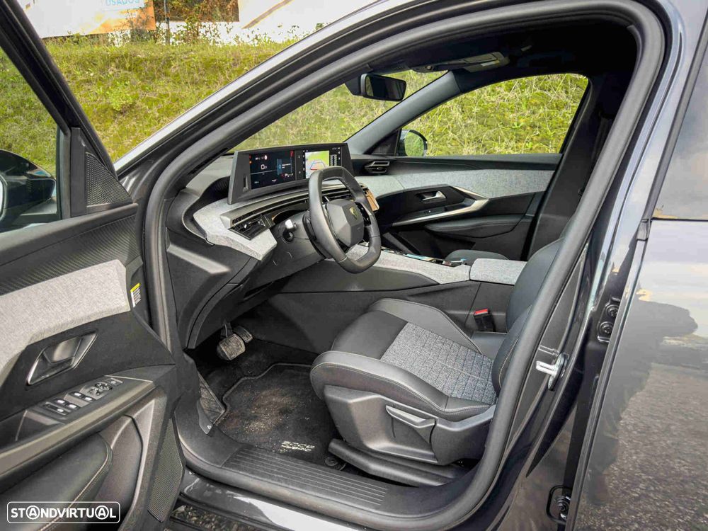 Peugeot 5008 1.2 Hybrid Allure e-DCS6 - 11