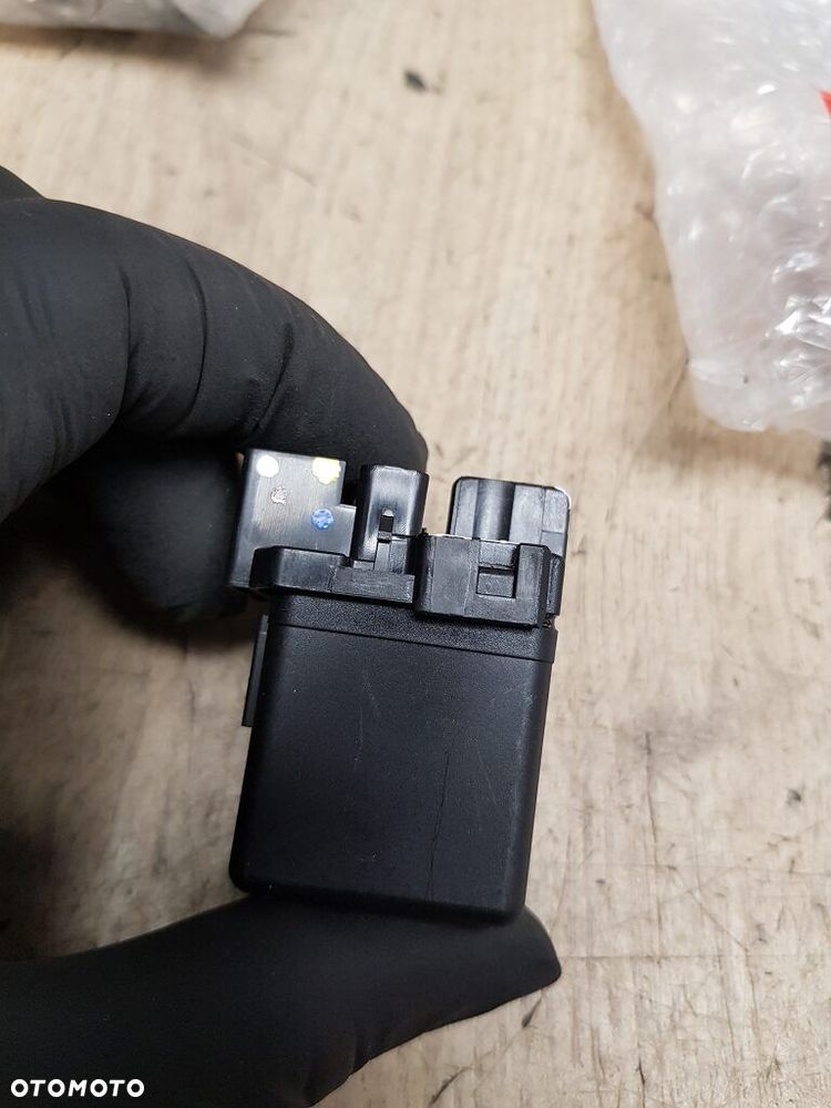 Oryginalny przekaźnik rozrusznika stycznik Honda 06353-MR5-306 - 5