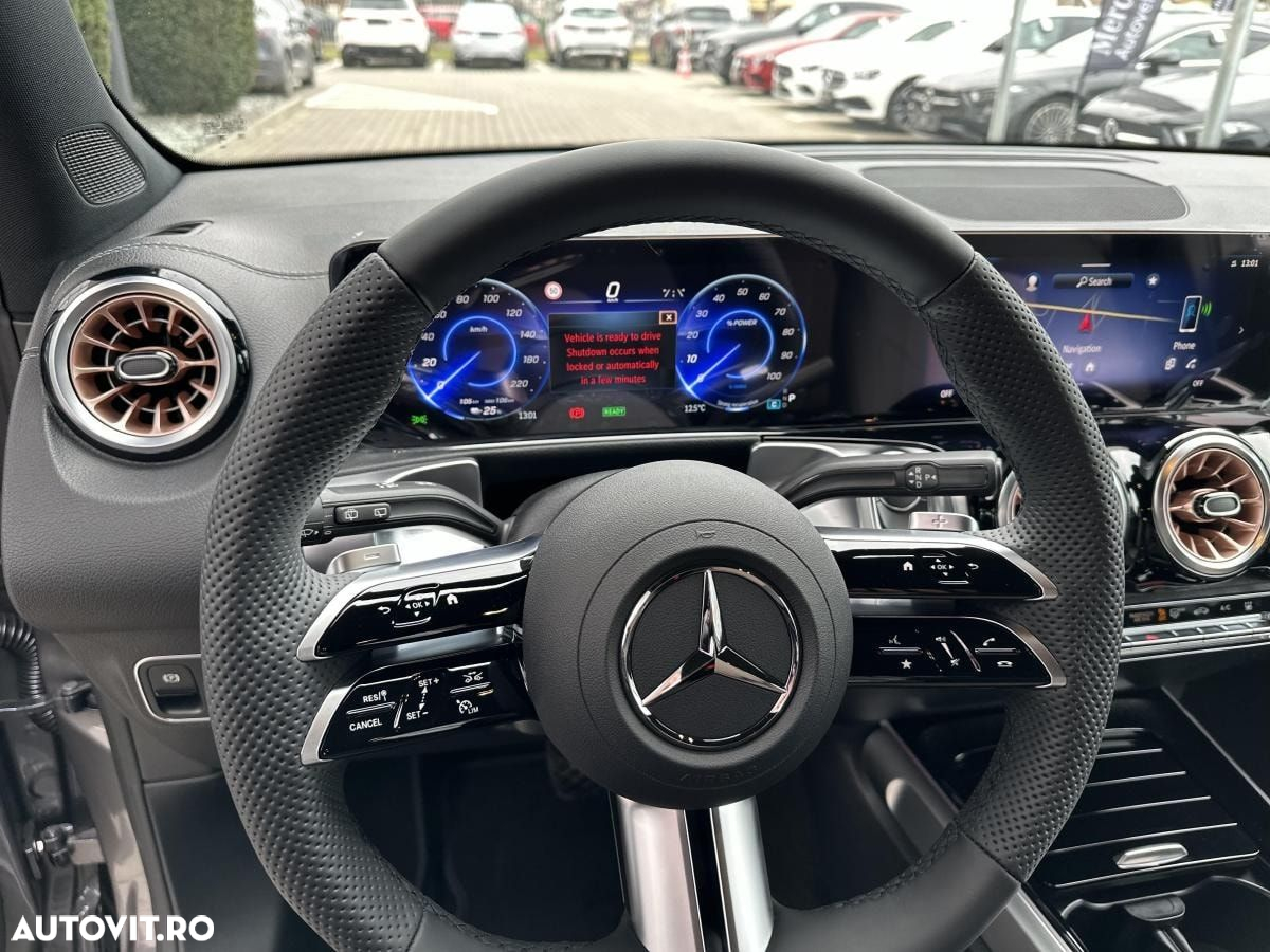 Mercedes-Benz EQB 300 4MATIC - 10