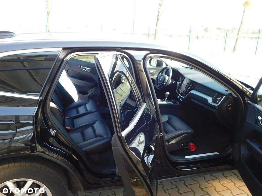 Volvo XC 60 D3 Momentum Pro - 9