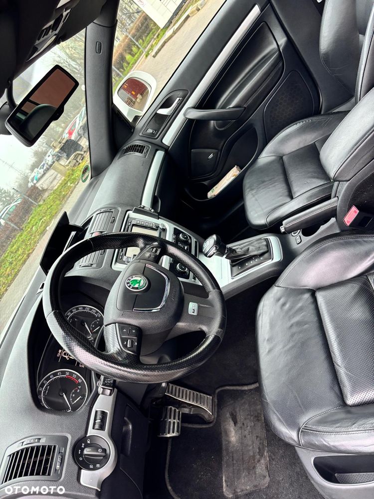 Skoda Octavia 2.0 TDI DPF DSG RS - 17
