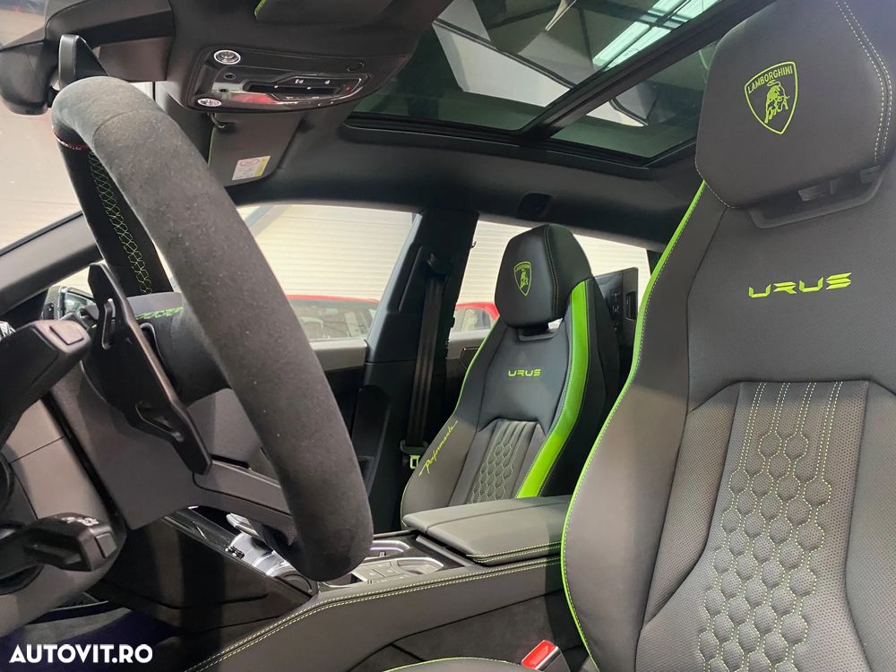 Lamborghini URUS - 11