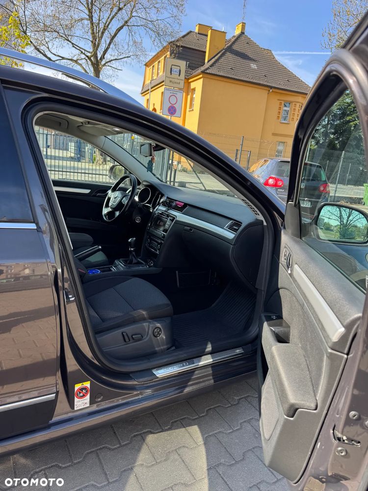 Skoda Superb 2.0 TDI PD Elegance - 13