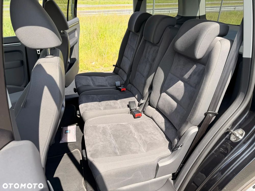Volkswagen Touran 2.0 TDI DPF DSG Highline - 11