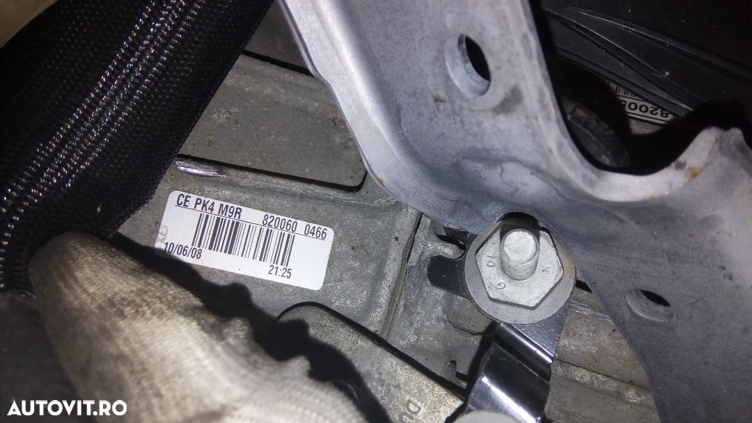 Motor 2.0 dci M9R Vivaro Laguna Trafic Qashqai 146 mii km - 9