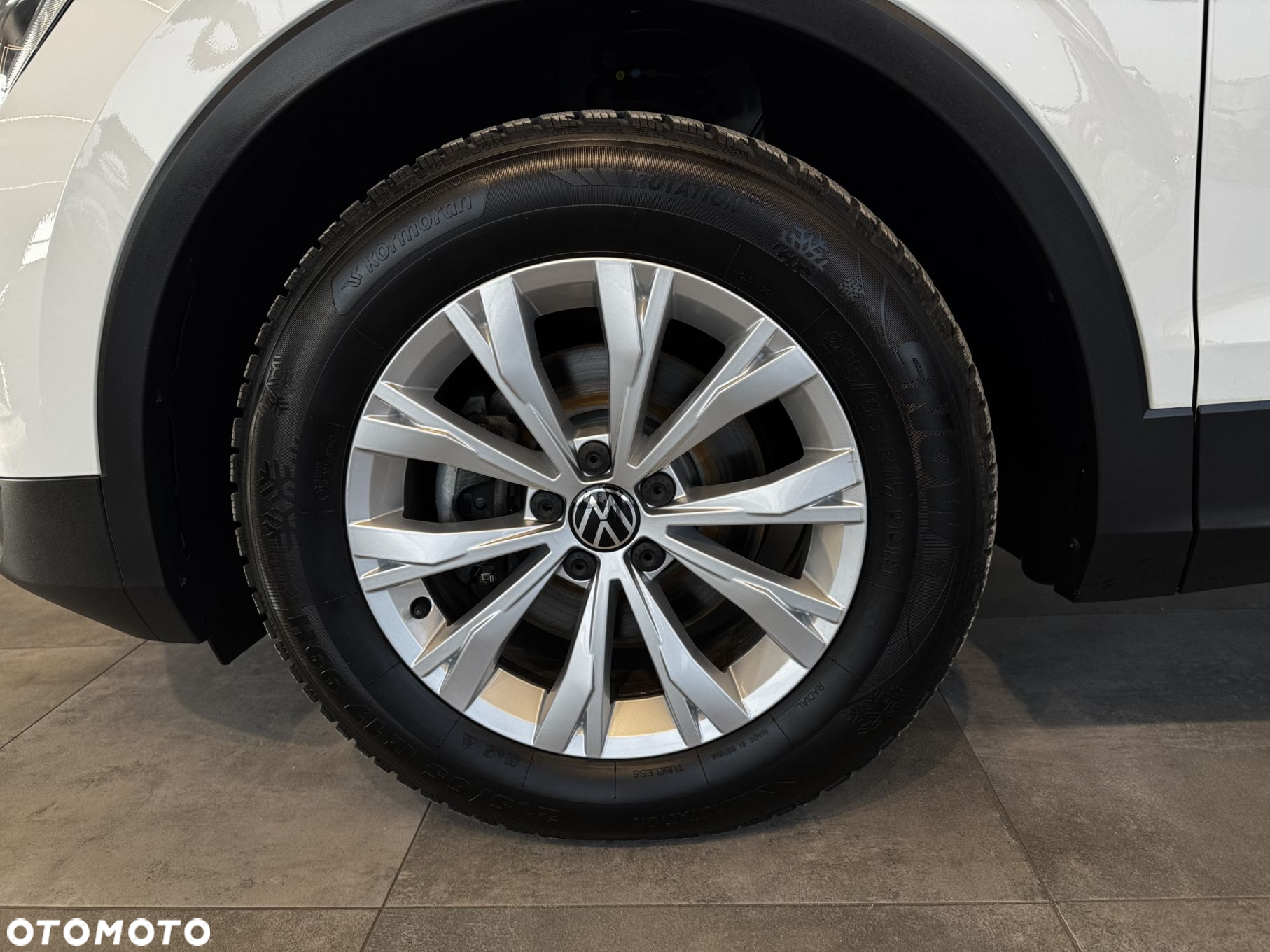 Volkswagen Tiguan - 11