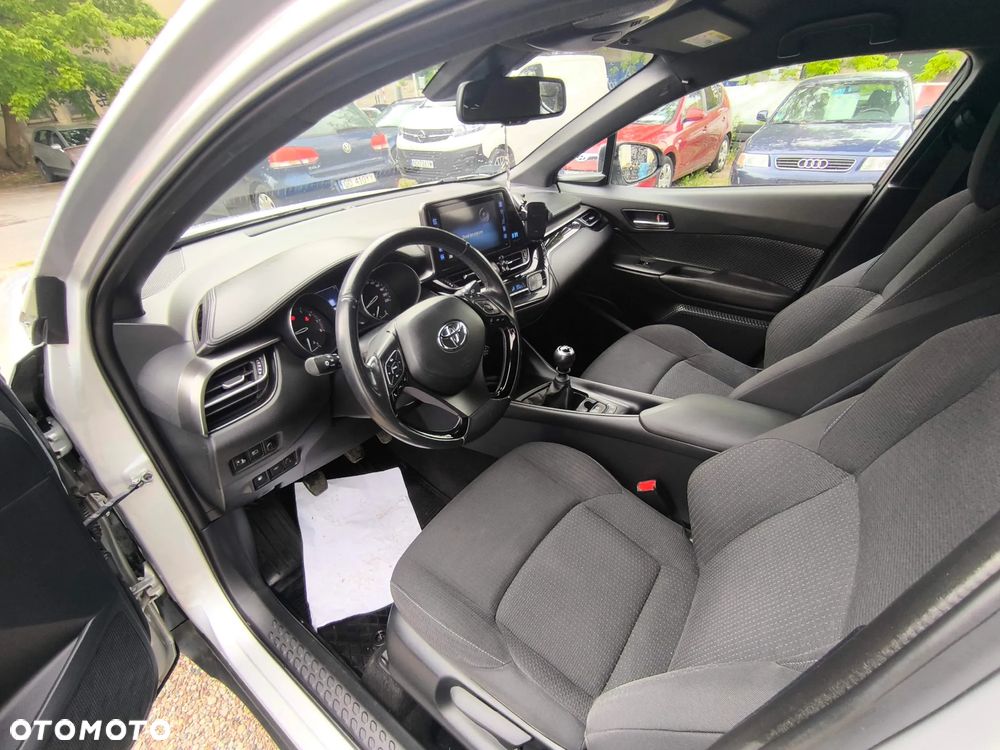 Toyota C-HR 1.2 T Dynamic - 9