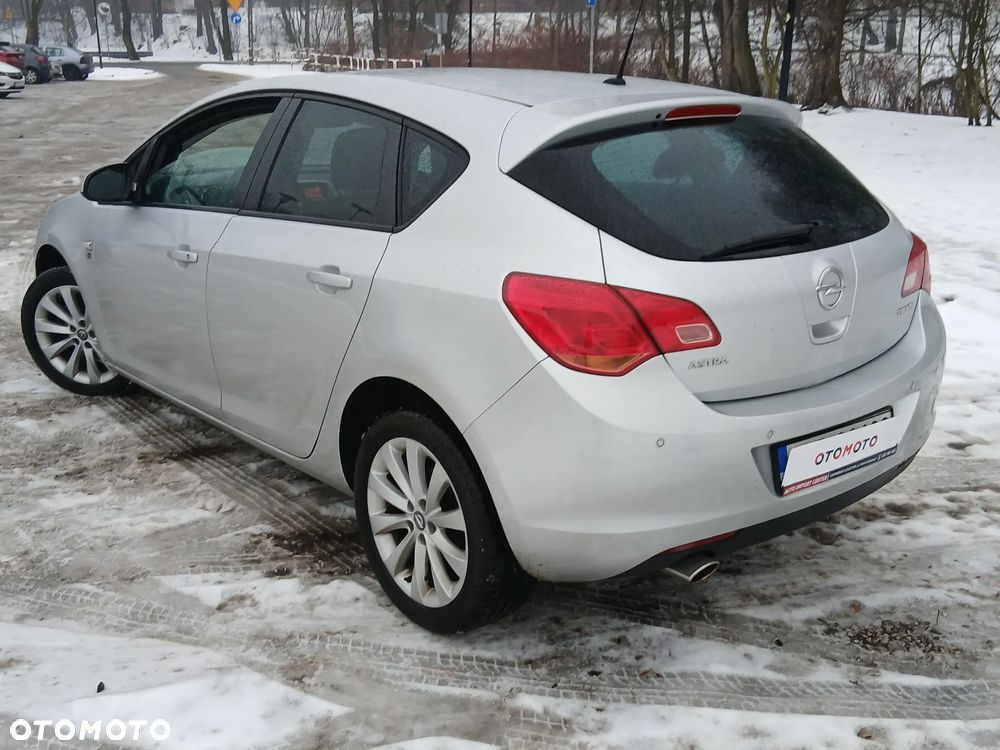 Opel Astra 1.4 Turbo 150 Jahre - 4