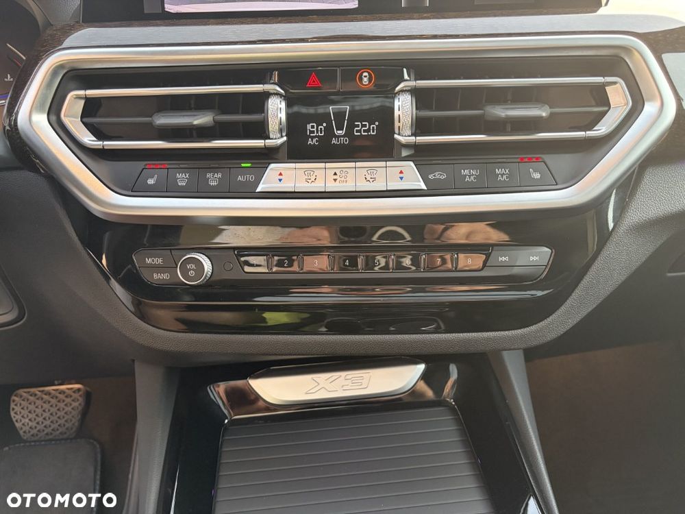 BMW X3 xDrive30i Luxury Line - 35