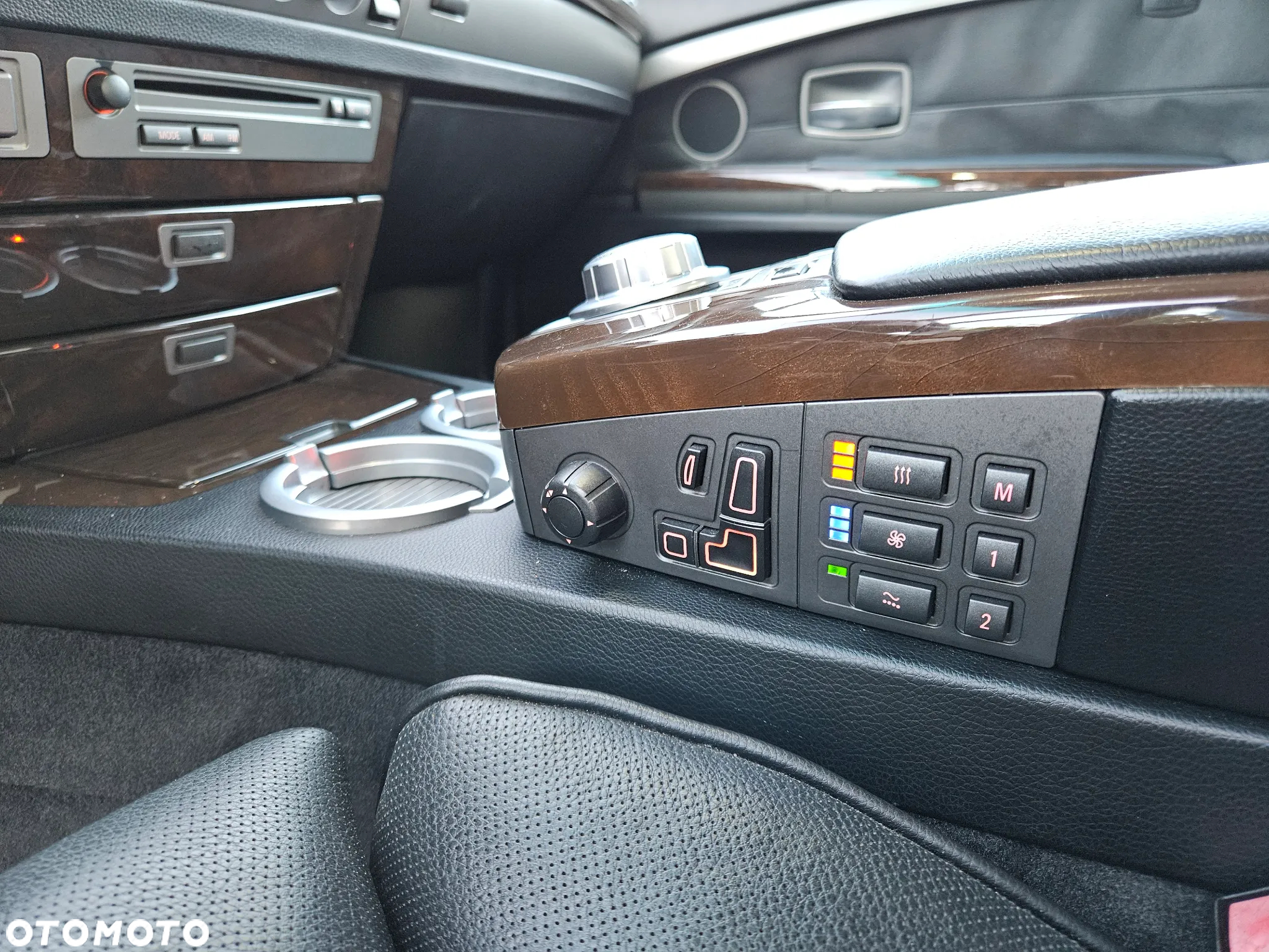 BMW Seria 7 750Li - 12