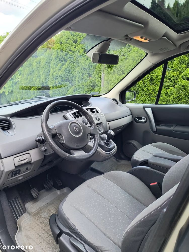 Renault Scenic 2.0 dCi Expression - 8