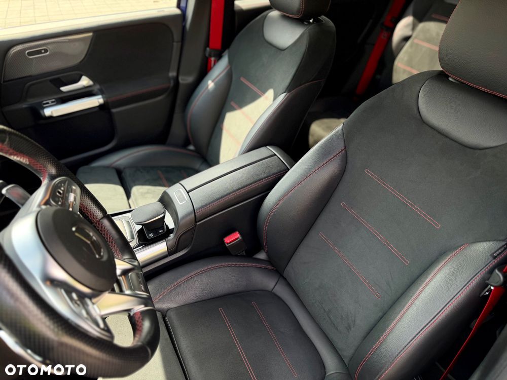 Mercedes-Benz GLB - 21