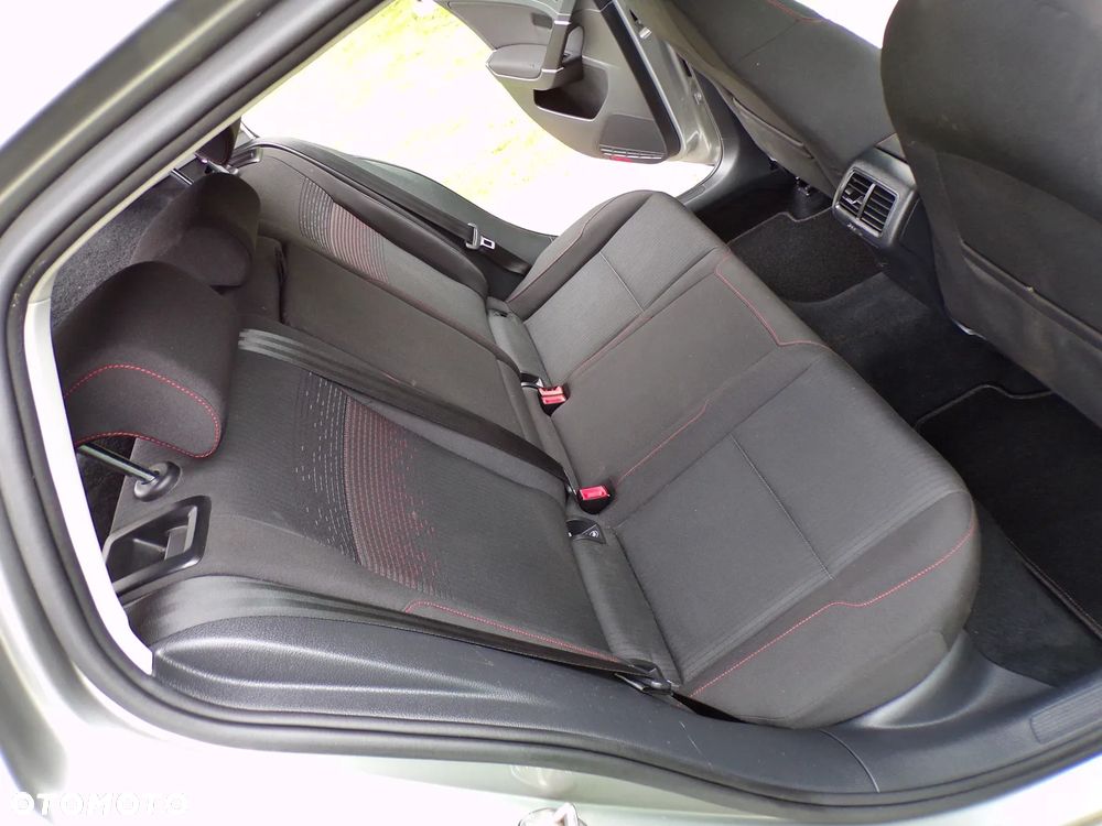 Volkswagen Golf 1.4 TSI Sound - 24