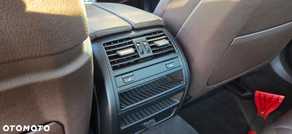 BMW Seria 5 535d xDrive Sport-Aut Luxury Line - 16