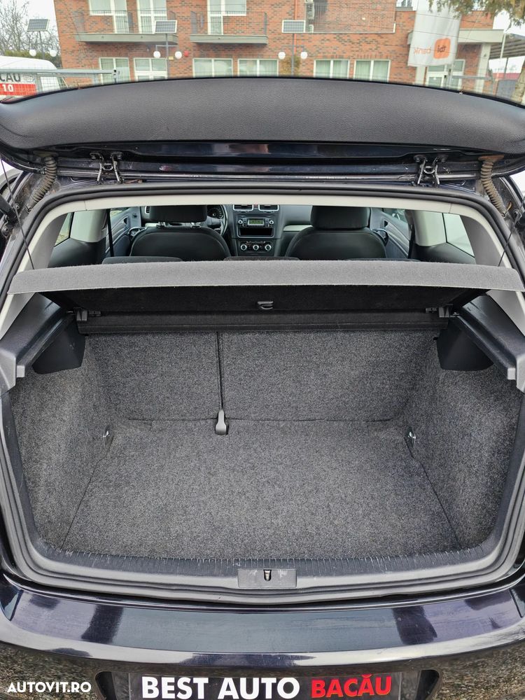 Volkswagen Golf - 8