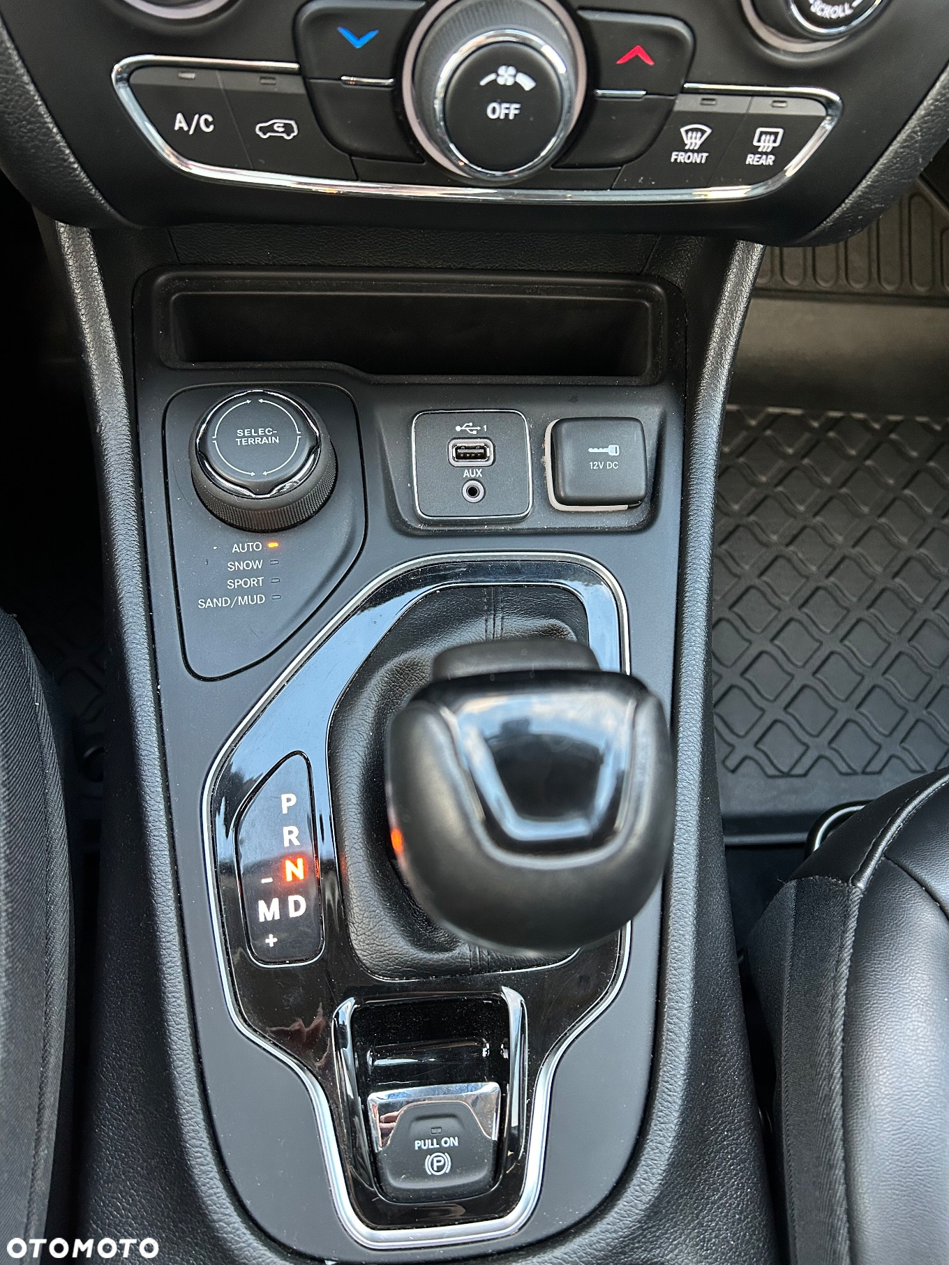 Jeep Cherokee - 10