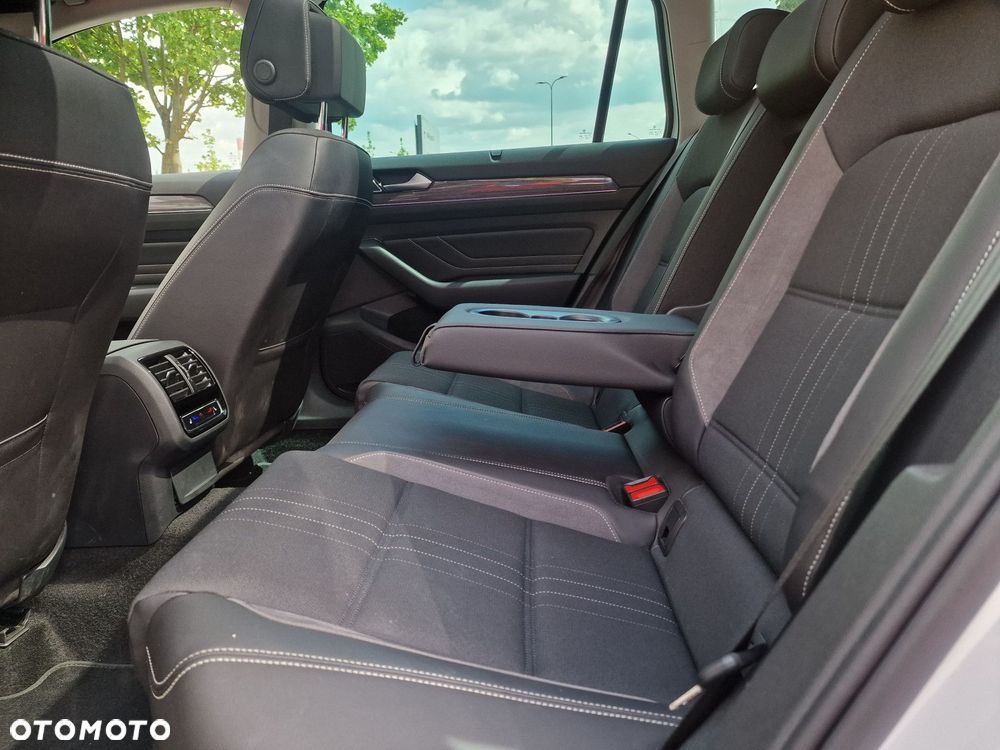 Volkswagen Passat 2.0 TDI 4Mot Elegance DSG - 13