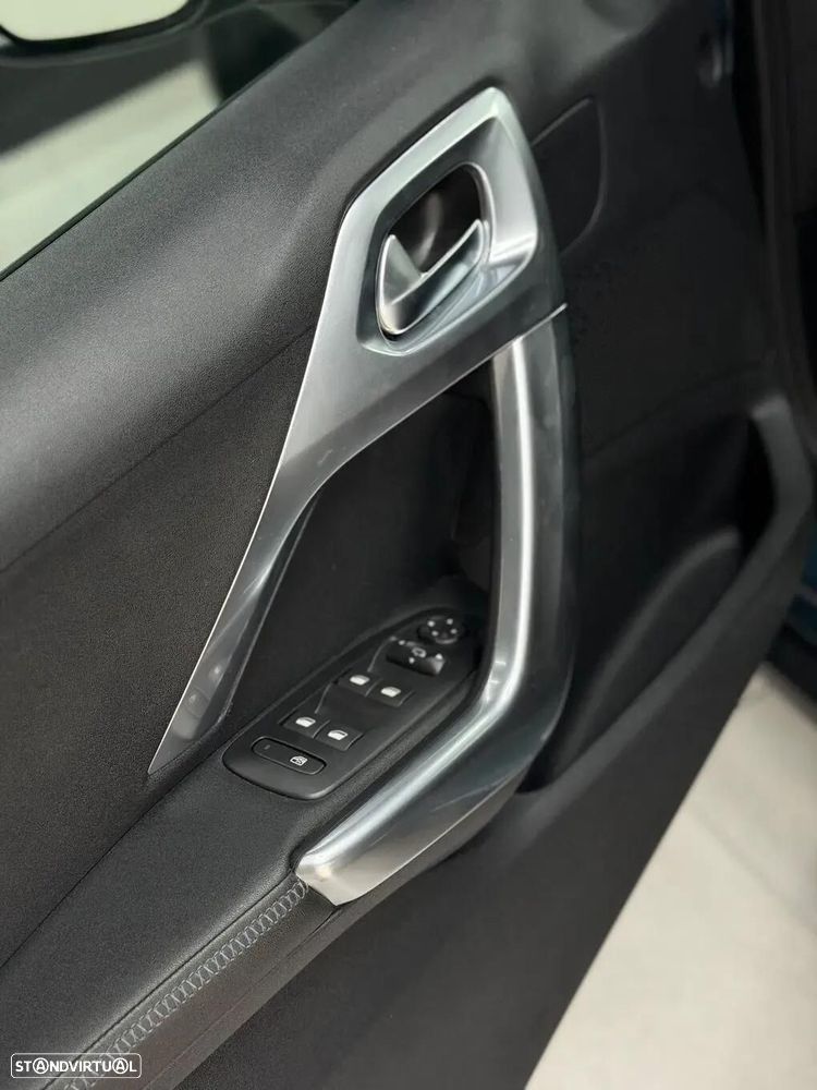 Peugeot 2008 1.2 PureTech Crossway - 13