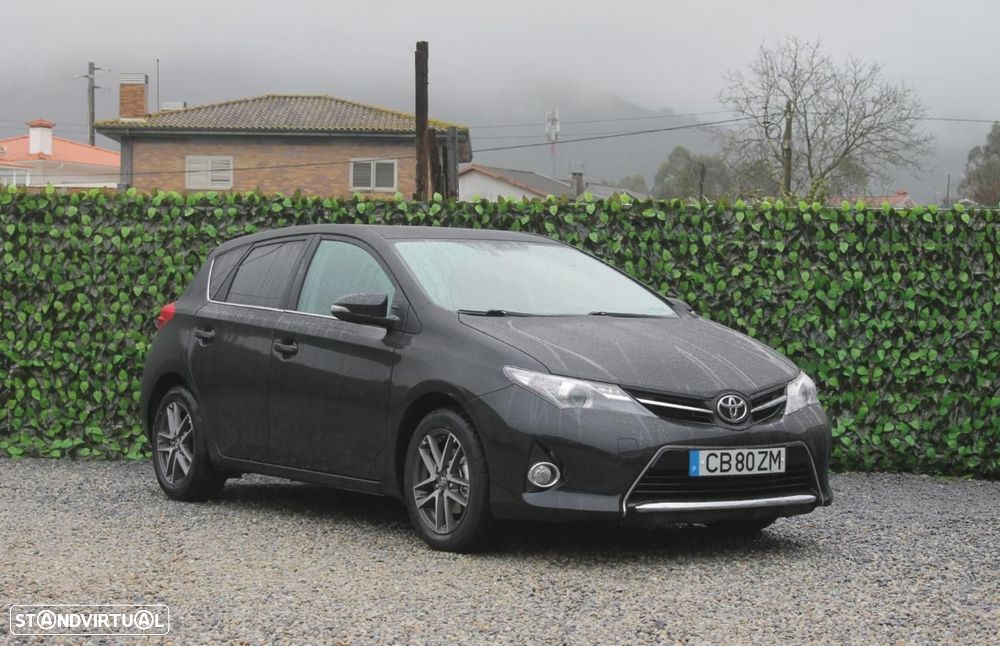 Toyota Auris 1.4 D-4D Exclusive - 1
