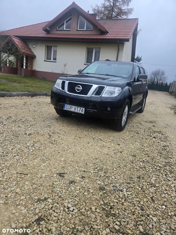 Nissan Pathfinder - 2