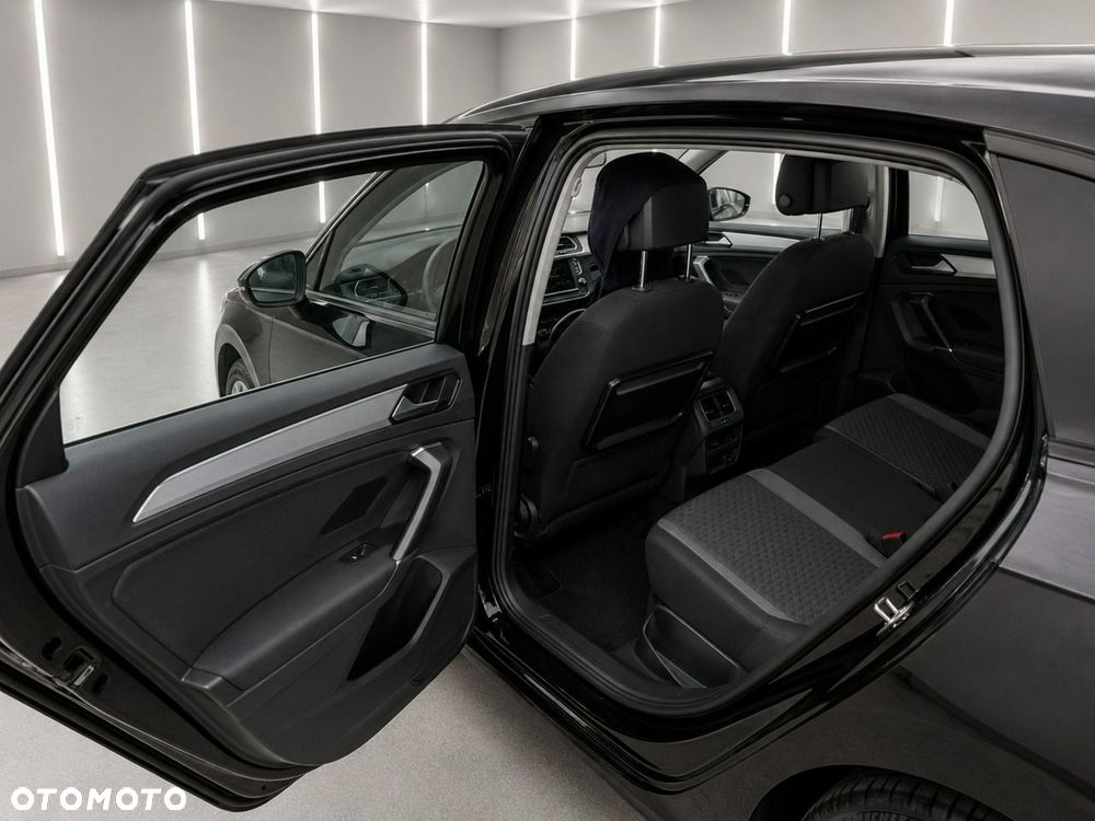 Volkswagen Tiguan - 16