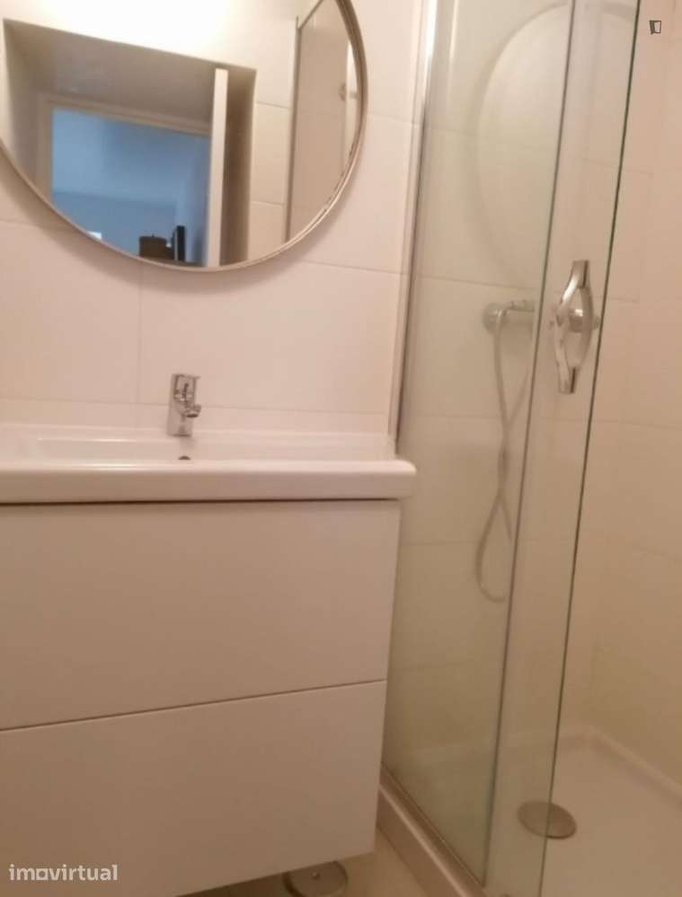 Quarto - localizado em Ajuda Lisbon - Grande imagem: 5/12
