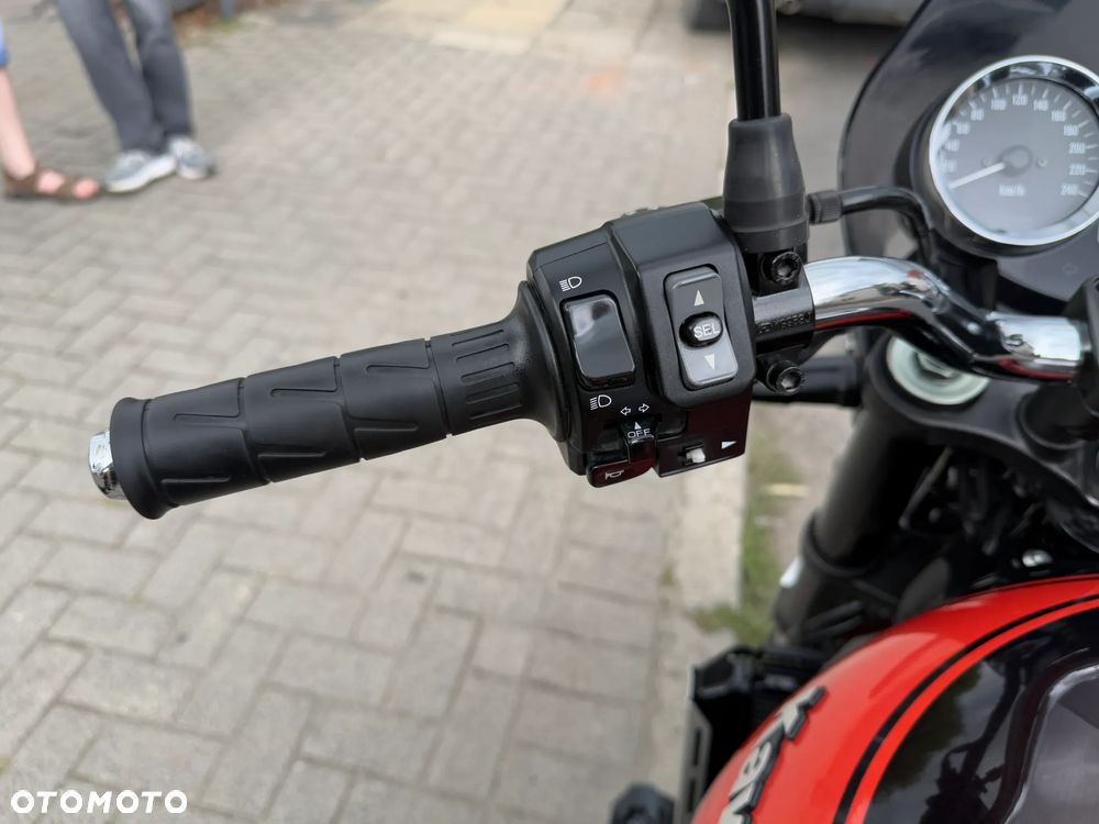 Kawasaki Z 900 RS - 20