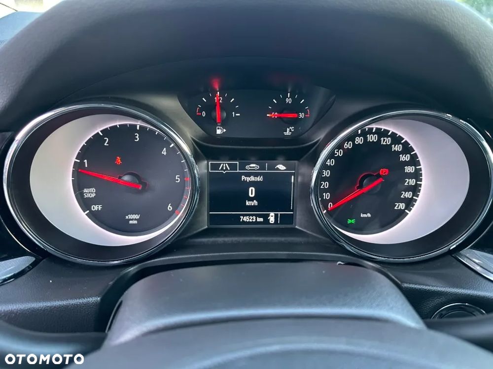 Opel Insignia - 25