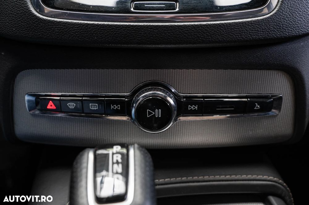 Volvo XC 90 D5 AWD Geartronic RDesign - 15
