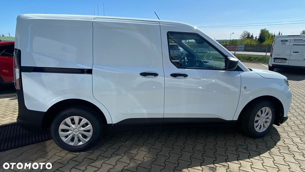 Ford Transit Courier - 4