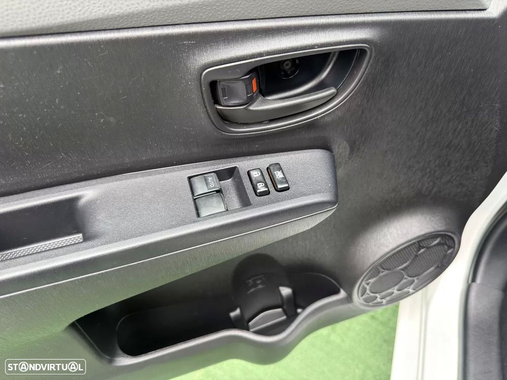 Toyota Yaris 1.4 D-4D Comfort - 13