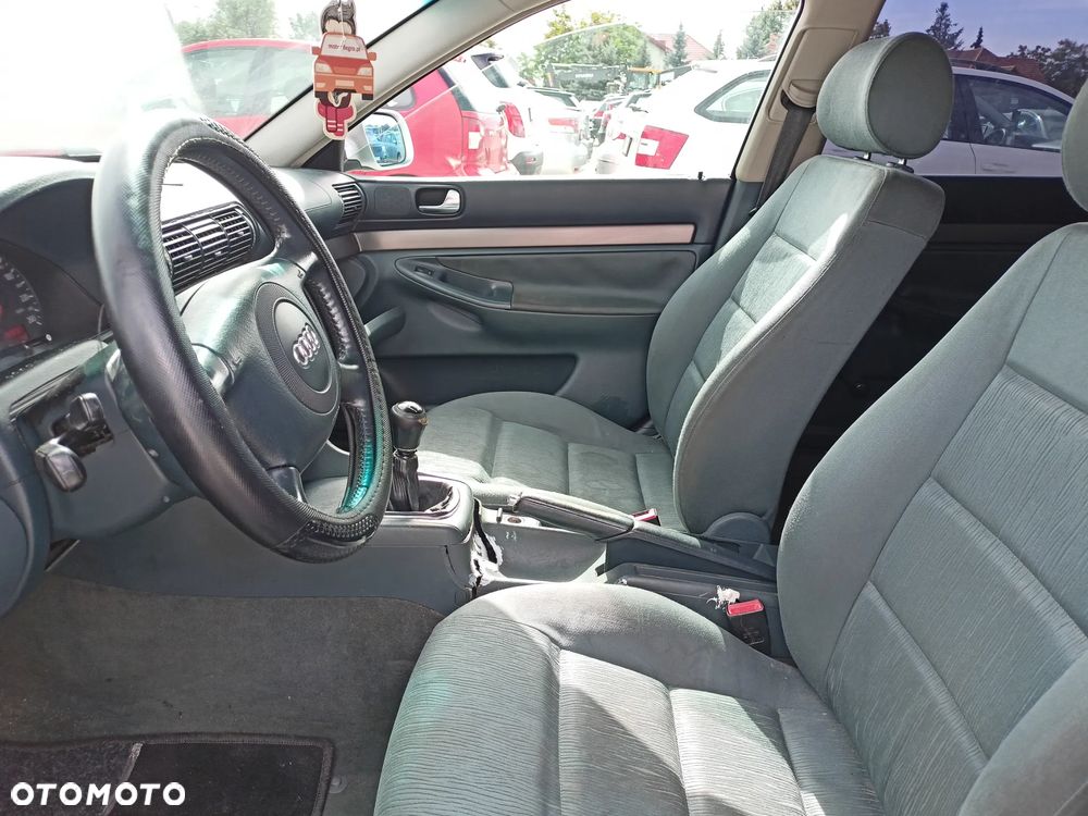 Audi A4 Limousine 1.8 - 8