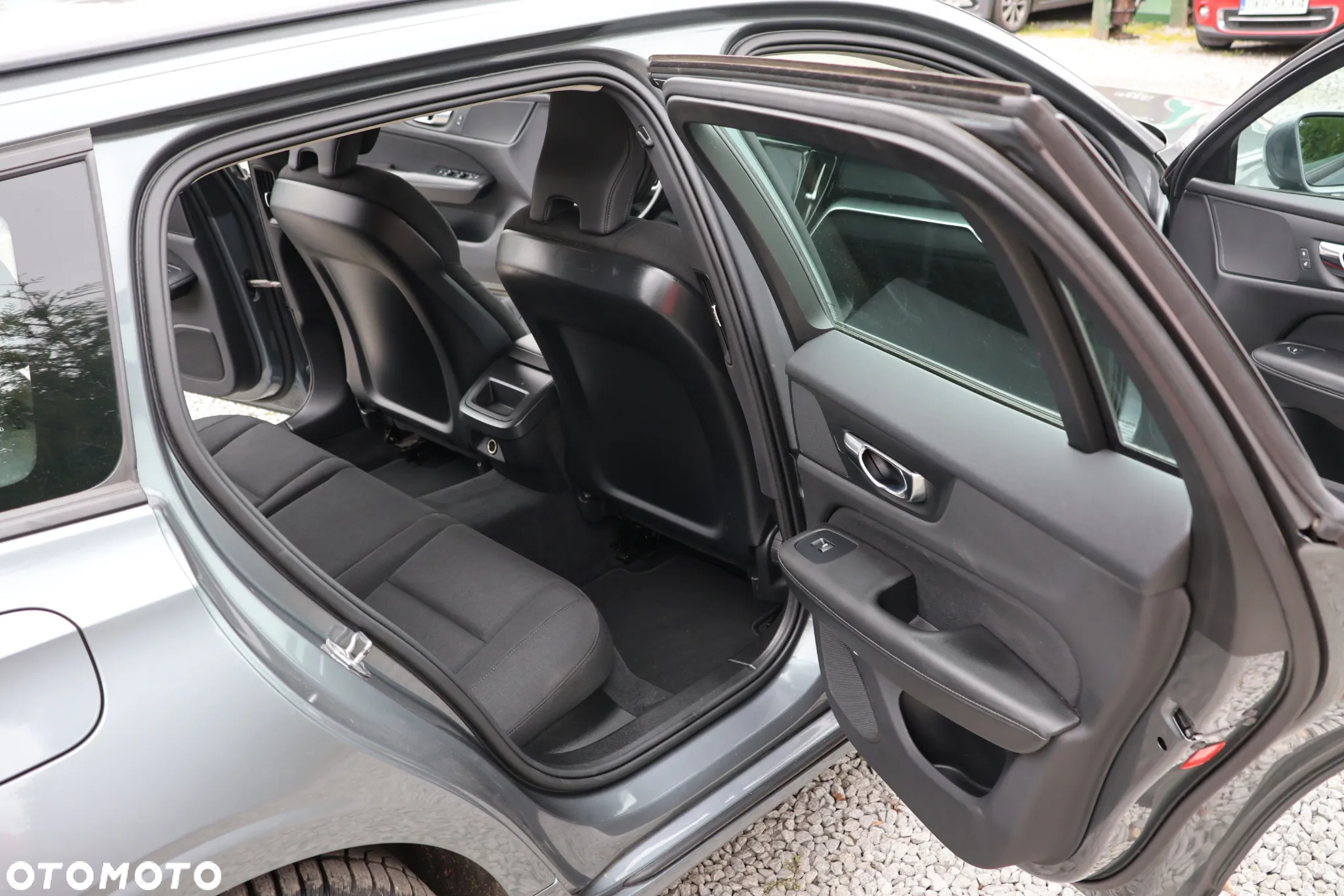Volvo V60 D3 Momentum Pro - 12