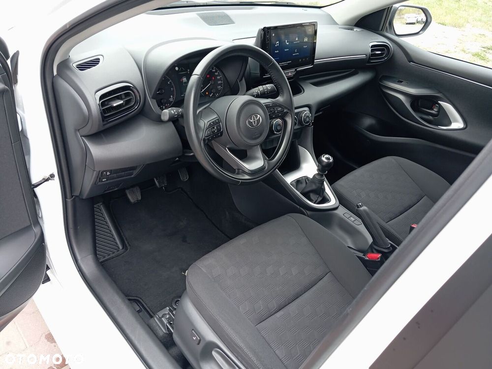 Toyota Yaris - 12