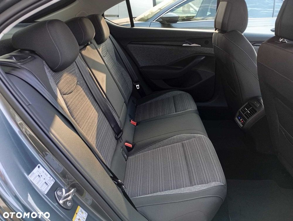 Skoda Superb 2.0 TDI SCR Edition 130 DSG - 27