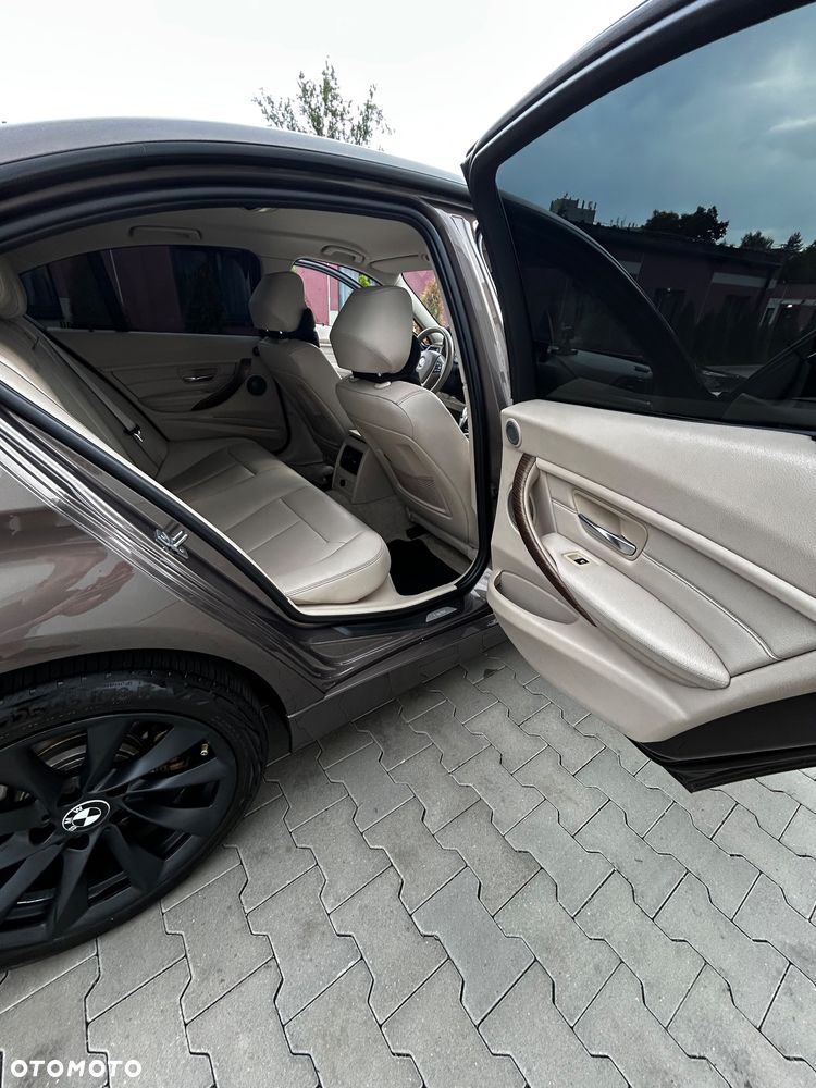 BMW Seria 3 328i Modern Line - 16