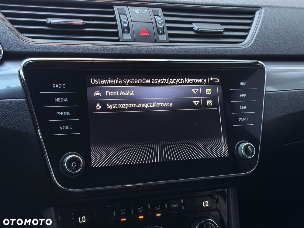 Skoda Superb 1.5 TSI Active DSG - 37