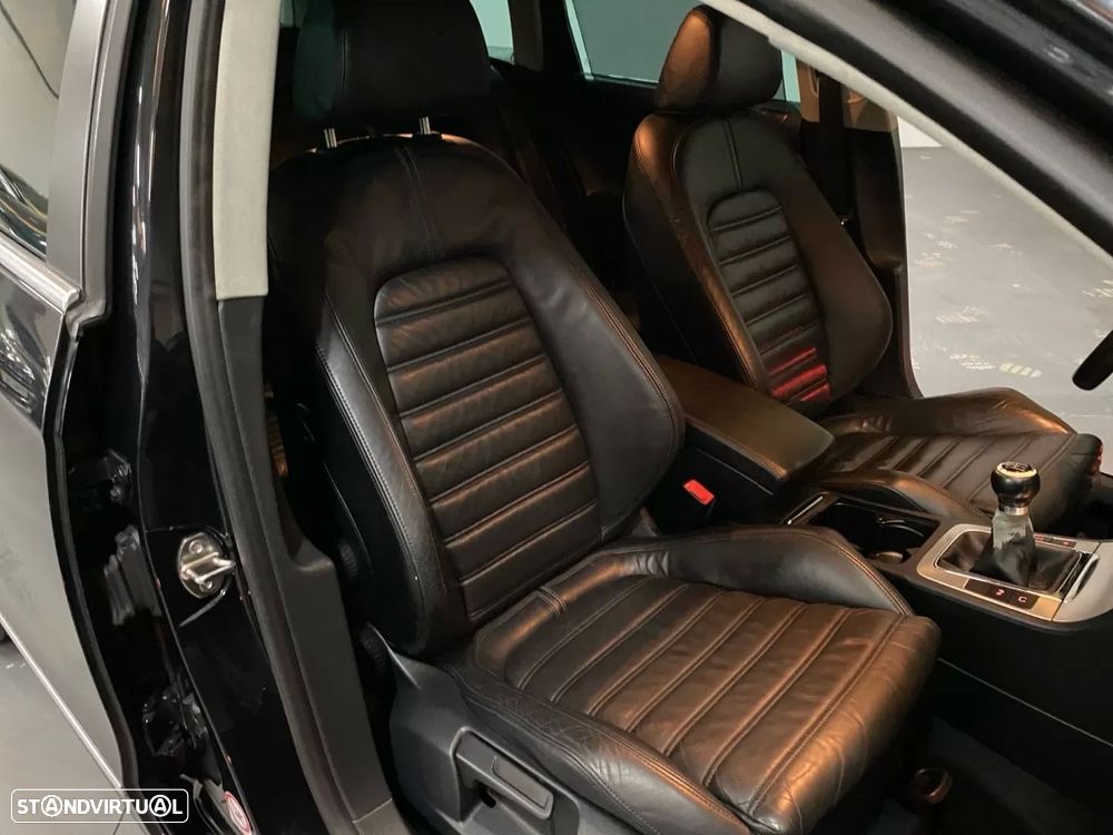 VW Passat Variant 2.0 TDi Highline - 16