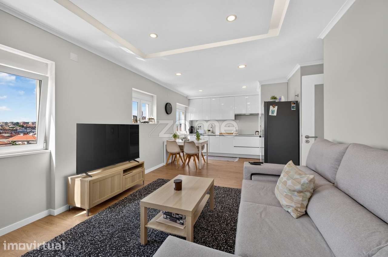 Apartamento T2, totalmente remodelado - Grande imagem: 3/39